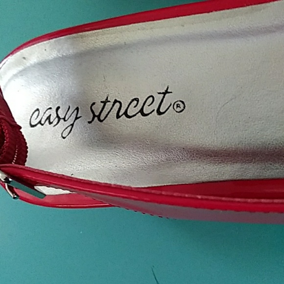 Red PATENT sling back sandals - Picture 2 of 4